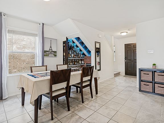 5th image of 1073 Norias Dr