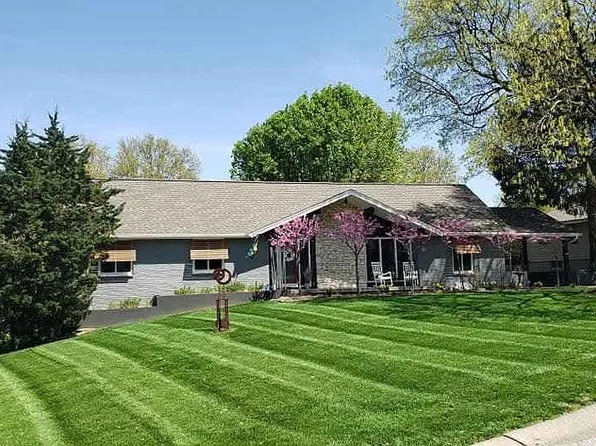 14408 E Berkshire Dr, Independence, MO 64055