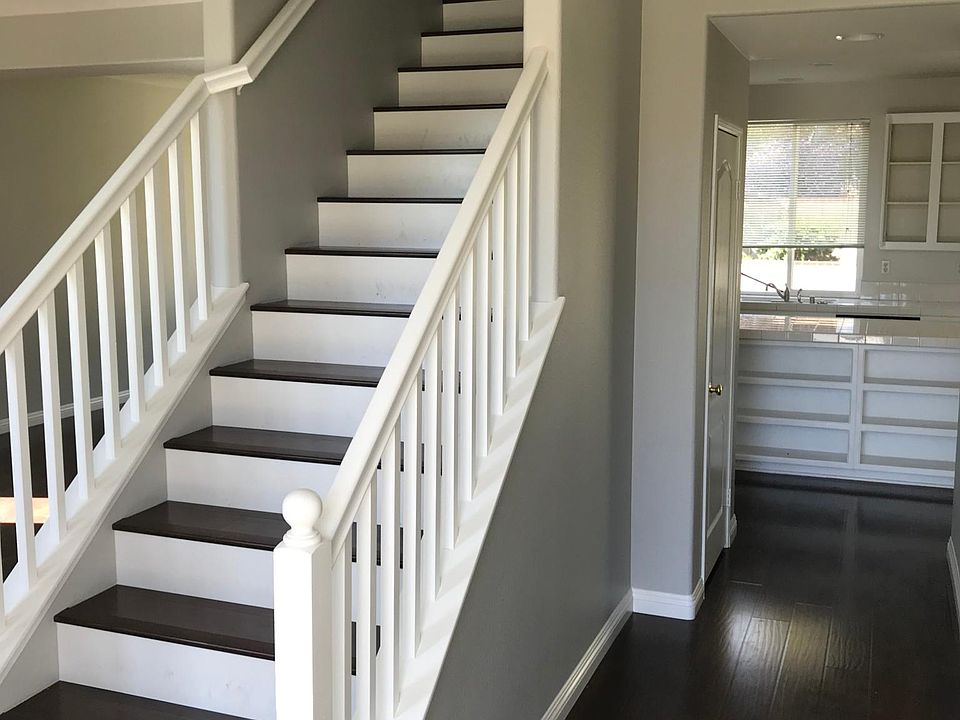 1st image of 28618 Maplewood Dr