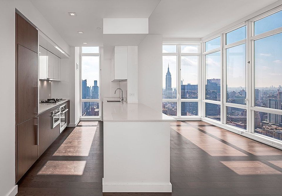 1st image of 605 W 42nd St Ph 3M