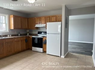 110 Project Rd APT 11, Troy, NY 12180
