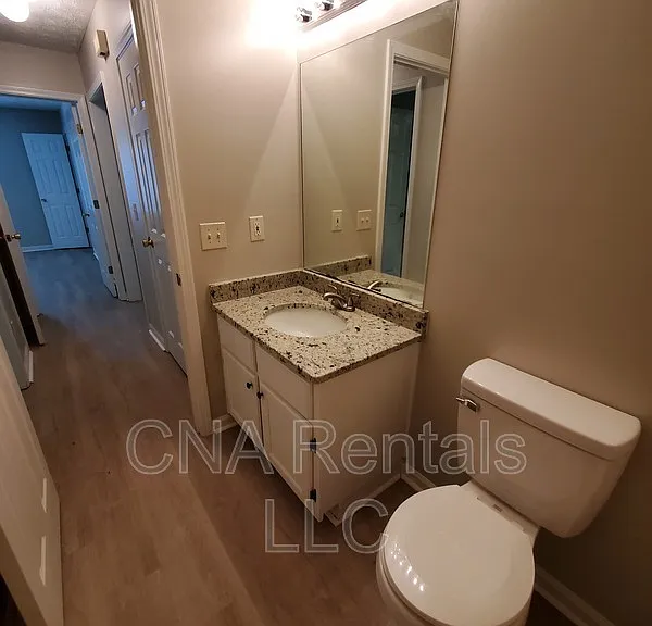 215 Green Acre Ln #B — Photo 7