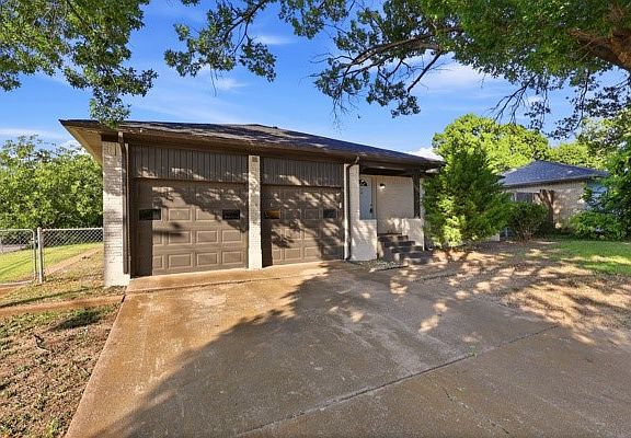 2nd image of 2306 Greenland Dr