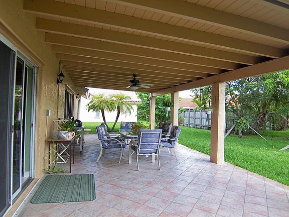 COVERED PORCH