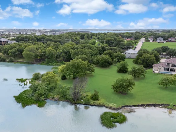 2106 Stone Hollow Dr, Rowlett, TX 75088