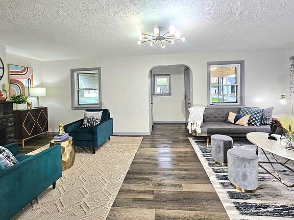 3rd image of 2266 Parkwood Ave