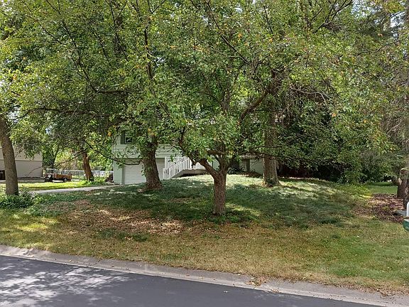 2nd image of 2585 Bobolink Rd