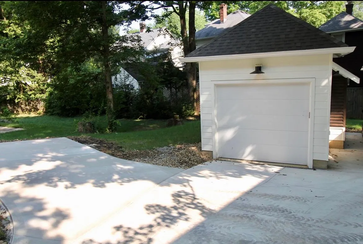 3 bed, 2277 sqft, $4,750 — Photo 4