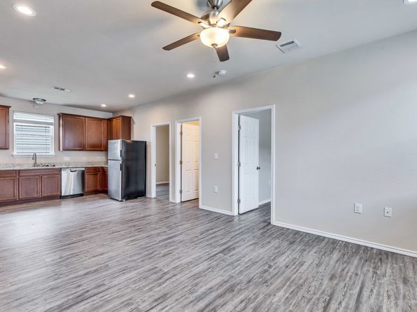 1308 Hausman Dr UNIT B, Lockhart, TX 78644
