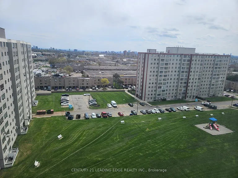 200 Lotherton Ptwy #1208 — Photo 46