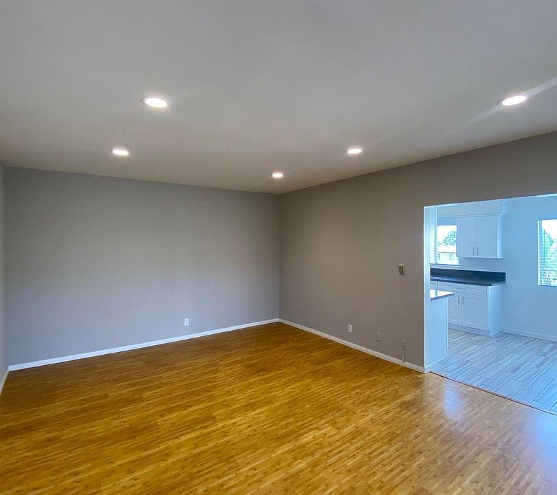 1st image of 1421 College View Dr APT 24