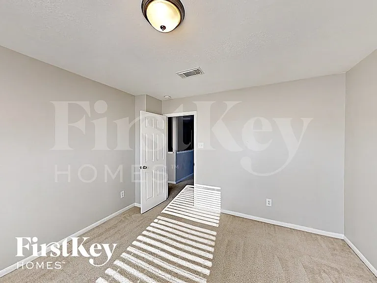 15207 Green Whisper Dr — Photo 11