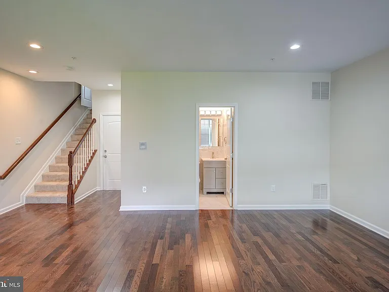 7827 Crystal Brook Way — Photo 35
