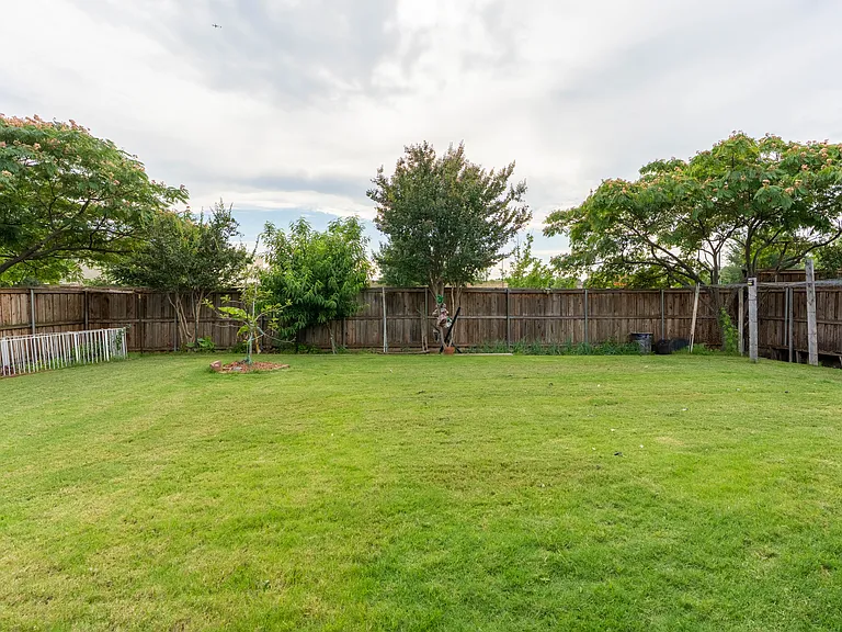 2324 Crestridge Dr — Photo 26
