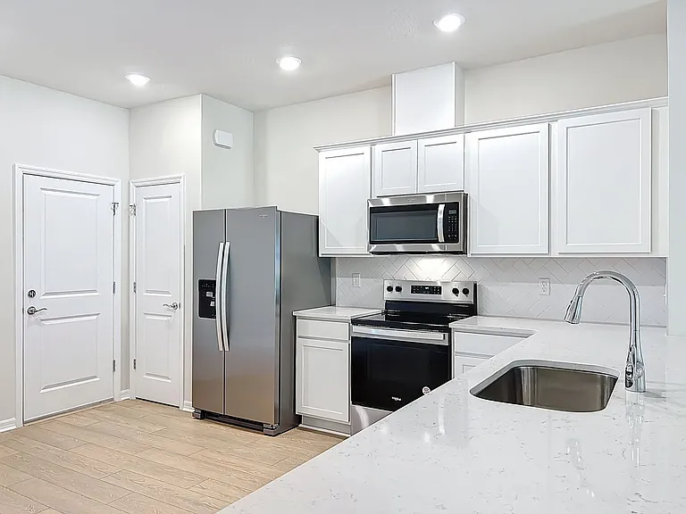431 Meadowland Point — Photo 17