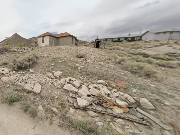 566 N South St, Tonopah, NV 89049