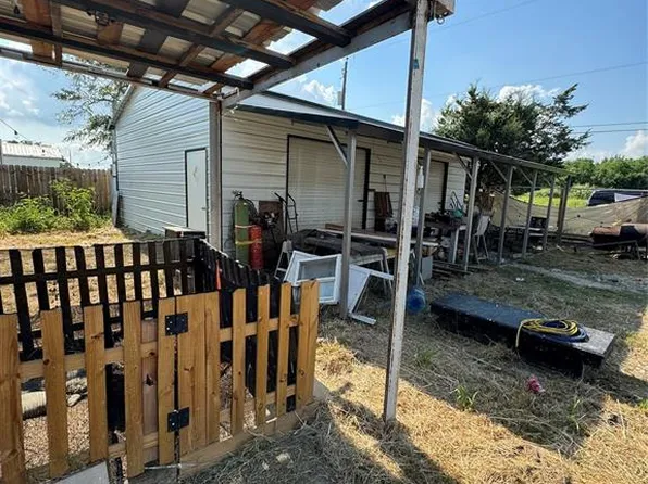 500 Park Street, Highlands, TX 77562