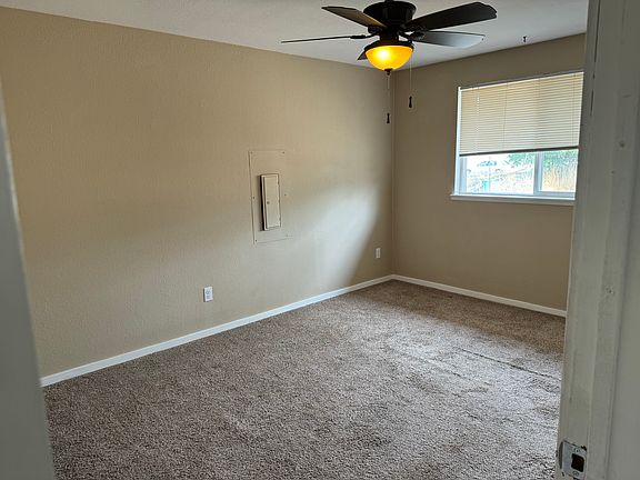 3rd image of 3010 Edward St