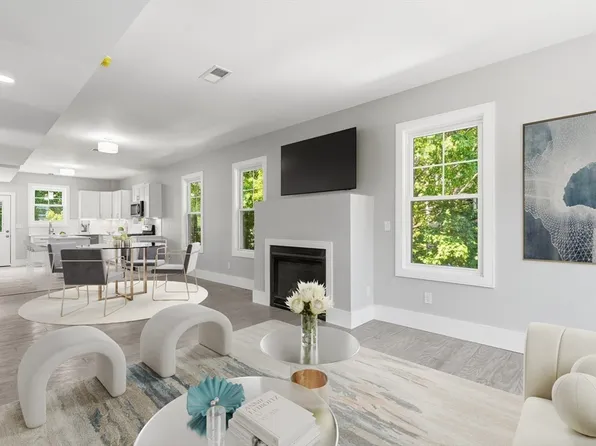 9 June St Floor 2, Roslindale, MA 02131