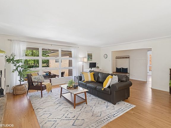 2nd image of 5689 N Las Casas Ave