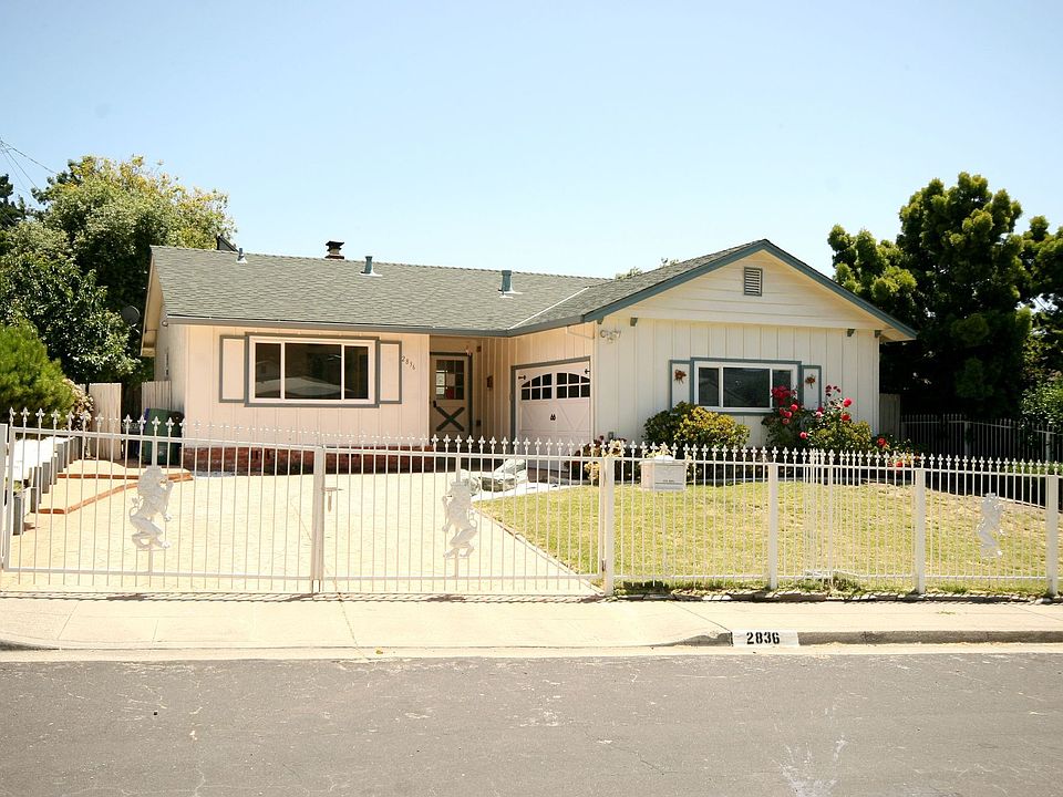 1st image of 2836 Canterbury Dr