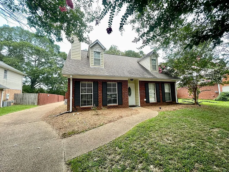 503 Brookstone Dr — Photo 2