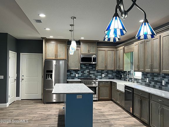 3rd image of 1126 Ratcliffe Lake Dr