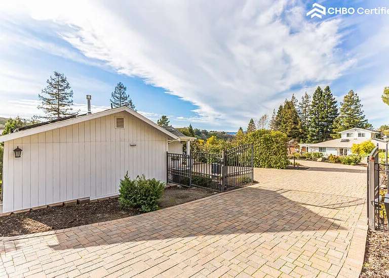 129 Brodia Way — Photo 54
