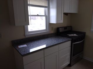 107 University Ave APT 4, Lowell, MA 01854