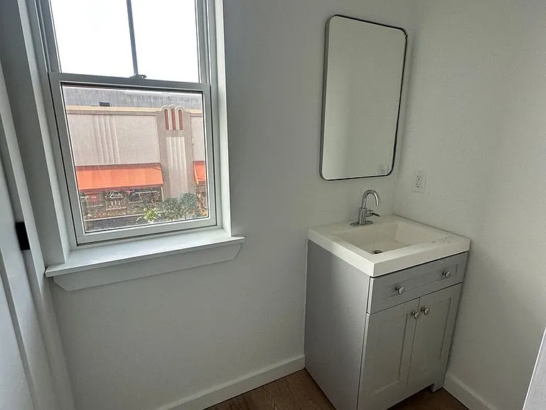 723 West Ave #3 — Photo 6