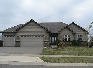 113 Bluff Ln, Dundas, MN 55019