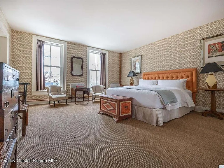 613 Warren St #1 — Photo 7