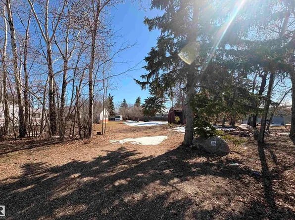 5007 51st St, Waskatenau, AB T0A 3P0