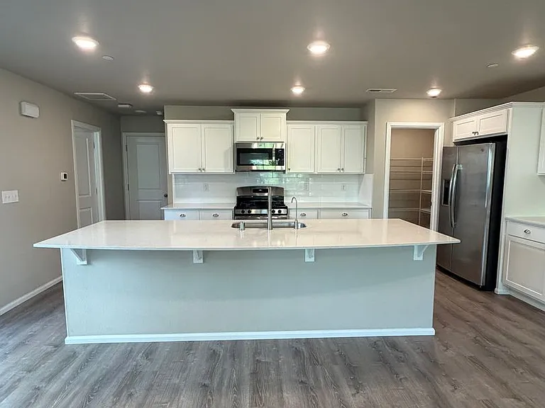 3560 Hoffman Hill Blvd — Photo 3