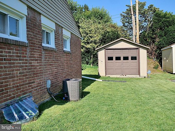 4th image of 4213 N Lee Ln