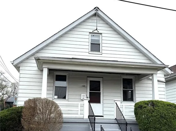 102 E 1st St, Waterloo, IL 62298