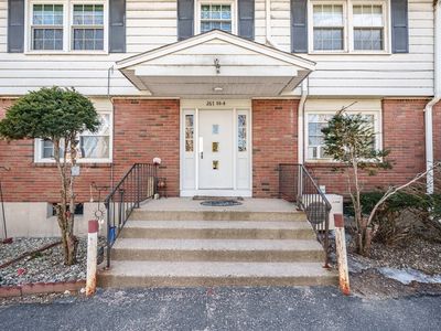 267 Chicopee St APT 8, Chicopee, MA, 01013