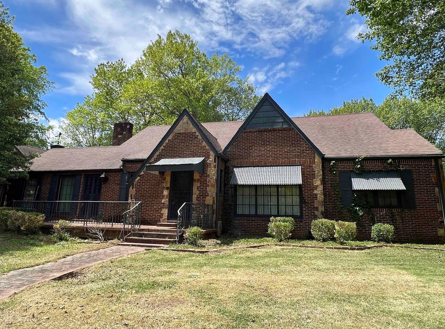 214 N 3rd St, Selmer, TN 38375 | Zillow