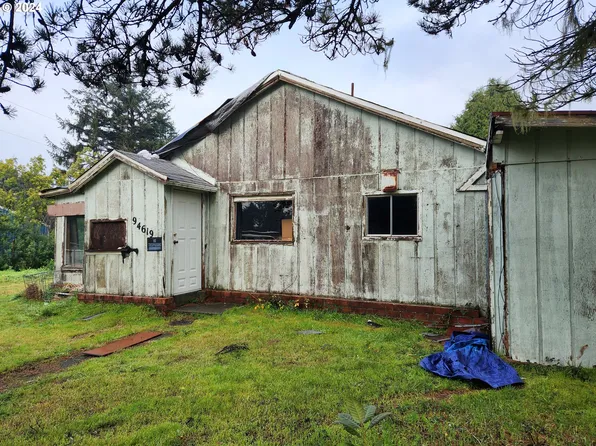 94619 Grange Rd, Gold Beach, OR 97444