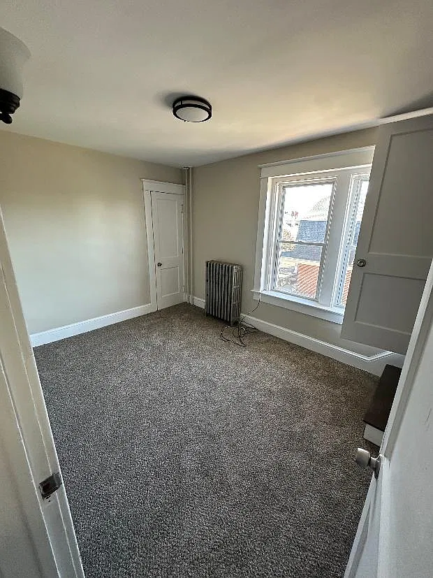 6 bed, 1.5 bath, 1545 sqft, $2,200 — Photo 3