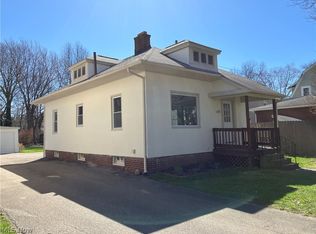 1623 Larch St, Akron, OH 44301