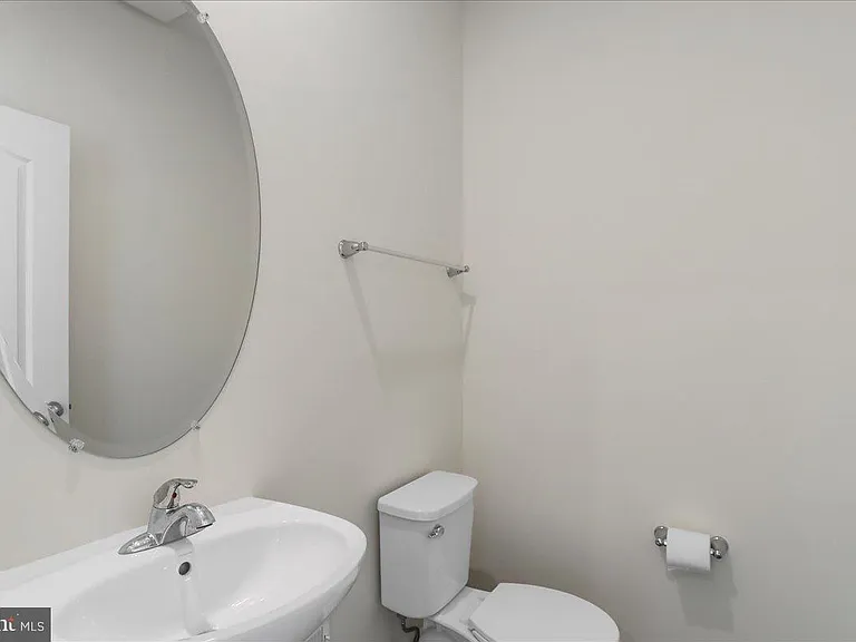 100 Stafford Pl — Photo 31