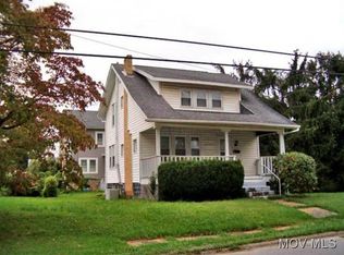 921 Maple St, Parkersburg, WV 26101