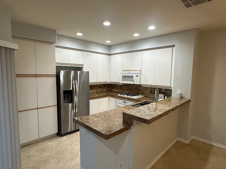 1327 S Country Glen Way — Photo 4