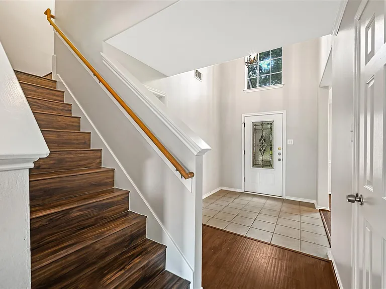 3115 Glenthorpe Ln — Photo 6