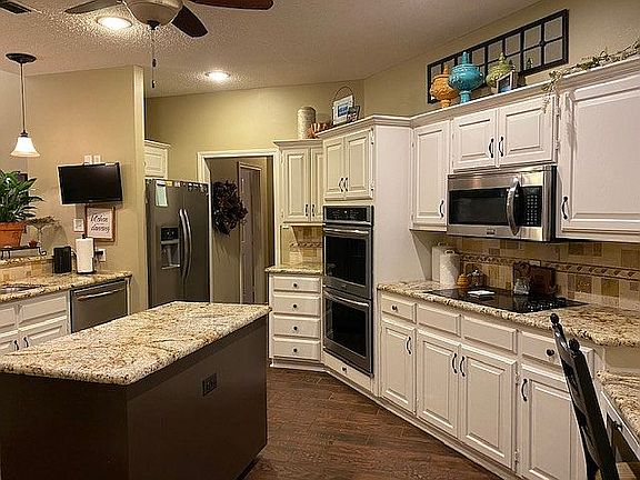 4th image of 361 Royal Cir