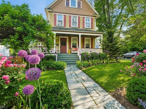 2nd image of 20 Highland Pl
