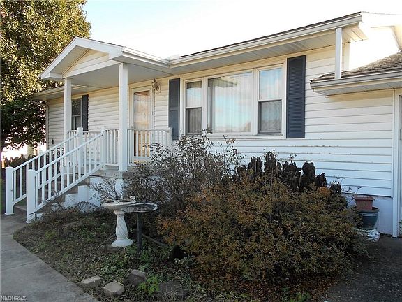 2nd image of 1443 Boulevard Dr