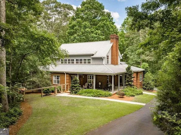 1080 Burning Oak Dr, Bishop, GA 30621