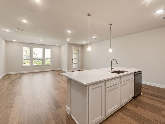 5th image of 8301 Bayside Dr